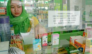 Meski Ada Larangan Jual Obat Sirop, Tak Pengaruhi Omzet Salah Satu Apotek di Kota Bandung