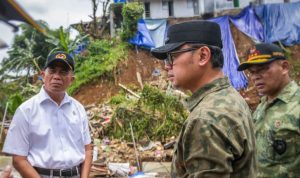 Melihat Kondisi Longsor di Kota Bogor, Menko PMK Bentuk Tim Bantu Penanganan Melihat Kondisi Longsor di Kota Bogor, Menko PMK Bentuk Tim Bantu Penanganan