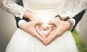 Sebelum Melakukan Hubungan Suami Istri / Pixabay/Takmeomeo