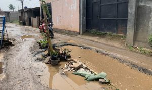 Warga Protes Jalan Cipatik-Citapen, Pemkab Bandung Barat Meminta Bersabar