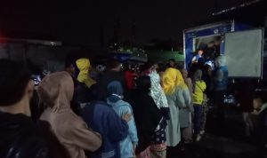 JQR Salurkan 5.000 Paket Daging Kurban kepada Warga Cijeruk