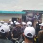 PT KAI Kerahkan 200 Orang untuk Memasang Pagar di Anyer Dalam secara Paksa