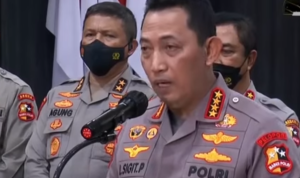 Kapolri Sebutkan 3 Identitas Polisi yang Sebarkan Teror Gas Air Mata di Kanjuruhan