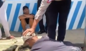 Viral Bocah Kesurupan Ditilang Polisi / Gambar: Instagram @memomedsos