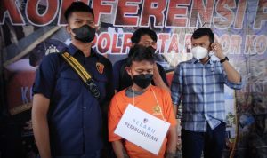 Terungkap, Mayat di Pinggir Tol Jagorawi Ternyata Dibunuh Pemulung Sadis Terungkap, Mayat di Pinggir Tol Jagorawi Ternyata Dibunuh Pemulung Sadis