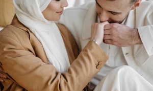 Hukum Berhubungan Suami Istri Saat Puasa di Bulan Ramadhan