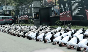 Polisi Malang Sujud Massal /Instagram @polrestamalangkotaofficial