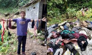 Situs Budaya Nagara Padang di Bandung Penuh Pakaian Dalam Wanita