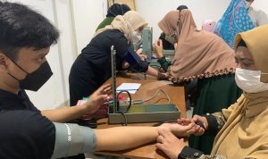 Pelatihan Kader Tanimulya dan Cibeber untuk Kemampuan Mengukur Tekanan Darah dan Antropometri Menggunakan Kartu Sehat Tensiku Pelatihan Kader Tanimulya dan Cibeber untuk Kemampuan Mengukur Tekanan Darah dan Antropometri Menggunakan Kartu Sehat Tensiku