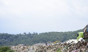 Jutaan Ton Sampah di TPA Sarimukti Telah Menjadi Bom Waktu