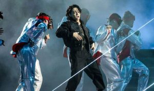 Lirik Lagu Dreamers yang dibawakan Jungkook BTS saat opening ceremony Piala Dunia 2022. (Tangkapan layar video)