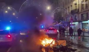 Kerusuhan di Brussel pecah setelah kekalahan Belgia di Piala Dunia Qatar 2022. (Tangkapan layar Youtube The Guardian Football)