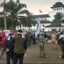 Kecewa dengan program BPMU (Bantuan Pendidikan Menengah Umum), puluhan Kepala sekolah menengaj kejuruan (SMK) melakukan aksi unjuk rasa