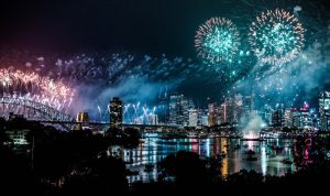 Jangan Dicoba! 4 Tradisi Merayakan Malam Tahun Baru 2023 yang Asyik Jangan Dicoba! 4 Tradisi Merayakan Malam Tahun Baru 2023 yang Asyik