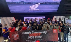 Puluhan Bikers Honda Jabar Ramaikan Booth Honda di IMOS 2022 Puluhan Bikers Honda Jabar Ramaikan Booth Honda IMOS 2022