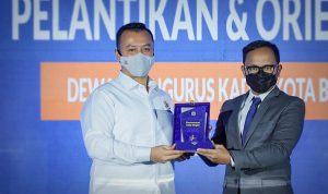 Bima Arya Bersama Kadin Kunker ke Jepang! Kira-Kira Habis Dana Berapa? SUSUN PROGRAM: Wali Kota Bogor, Bima Arya bersama Ketua Kadin Kota Bogor, Almer Faiq Rusydi dijadwalkan akan kunker ke Kota Kisarazu, Jepang selama empat hari. (YUDHA PRANANDA/JABAR EKSPRES)