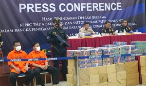 Bea Cukai Bandung berhasil mengamankan sebanyak 576.640 batang rokok ilegal, dari dua orang pelaku di wilayah Kabupaten Bandung.