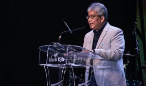Direktur Utama bank bjb Yuddy Renaldi raih CEO Of The Year 2022 dari Infobank