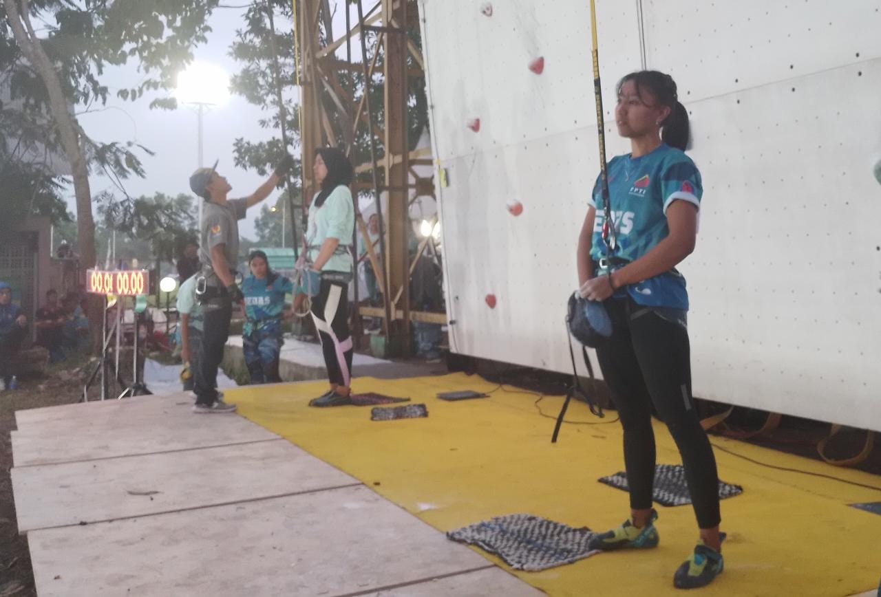 Panjat Tebing Kabupaten Bandung Sementara Meraih Delapan Medali di Porpov Jabar XIV
