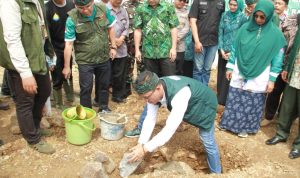 Kabupaten Bandung Baru Bisa Realisasikan 15 SMPN Baru Kabupaten Bandung berencana membangun 28 SMP Negeri baru. Dari 2021 hingga 2022, ditargetkan 15 sekolah baru selesai dibangun.