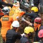 PROSES EVAKUASI: Tim SAR gabungan kembali temukan 2 korban akibat gempa Cianjur. (DOK. TIM SAR)