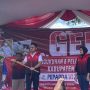 Gubenur Jawa Barat Ridwan Kamil yang turut hadir dalam hari guru itu berkesempatan memimpin doa kepada masyarakat Cianjur