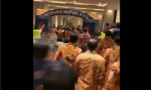 Penyebab Munas HIPMI Ricuh Saling Adu Jotos, Korban Dilarikan ke RS Penyebab Munas HIPMI Ricuh Saling Adu Jotos, Korban Dilarikan ke RS