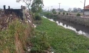 Tempat pembuangan sampah sementara yang berada di Cikoneng Bojongsoang wilayah Sektor 6 Satgas Citarum Harum yang dibiarkan terbengkalai