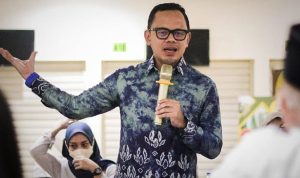 Wali Kota Bogor Bima Arya menyebut sistem perizinan usaha yang terintegrasi secara elektronik atau Online Single Submission (OSS)