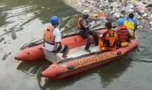 Kakek 70 Tahun yang Hanyut di Sungai Cikapundung Telah Ditemukan Kakek 70 Tahun yang Hanyut di Sungai Cikapundung Telah Ditemukan