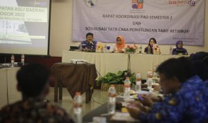 SUSUN PROGRAM: Jajaran Bapenda Kota Bogor saat rapat koordinasi untuk mengevaluasi PAD Kota Bogor. (YUDHA PRANANDA/JABAR EKSPRES)