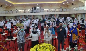 Tenaga Kesehatan untuk PPPK Butuh 731 Orang KOMPAK: Peserta Try Out CASN Juara khususnya tenaga kesehatan berama BKD Jabar saat foto bersama sebelum pelaksanaan latihan di SMKN 3 Bandung. (YANUAR/JABAR EKSPRES)