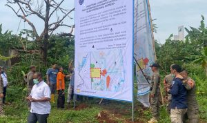 TEGAKKAN ATURAN: Kementerian Agama bersama Pemerintah Kota Depok melayangkan Surat Peringatan ke-2 atau SP2 kepada para penggarap lahan Universitas Islam Internasional Indonesia.