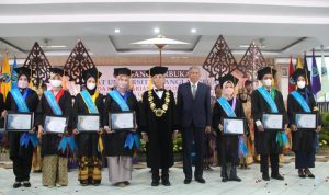 BERLANGSUNG KHIDMAT: Pelaksanaan wisudawaan ke-42 Mahasiswa Universitas Langlangbuana (Unla) Gelombang 1 Tahun Akademik 2022/2023 di Wisma Buana, Sabtu 26 November 2022.