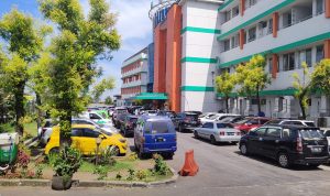 TAMPUNG PASIEN: Suasana RSUD Ciawi, Kabupaten Bogor yang menampung pasein korban gempa Cianjur, Rabu 23 November 2022. (SANDIKA FADILAH/JABAREKSPRES.COM)