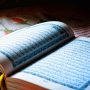 Hukum Membaca Surat Yasin di Malam Jumat Apakah Bid'ah?