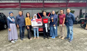 Pekerja Pabrik di Tasikmalaya Menangkan Hadiah Mobil Honda HR-V Gratis Dalam Program Undi Undi Hepi Pekerja Pabrik di Tasikmalaya Menangkan Hadiah Mobil Honda HR-V Gratis Dalam Program Undi-Undi Hepi