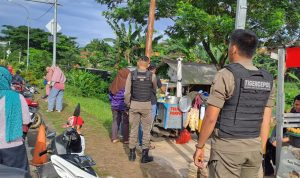 Bikin Macet dan Kumuh, Ratusan PKL di Jalan Cikeas Bogor Ditertibkan Ratusan PKL di Jalan Cikeas Bogor Ditertibkan