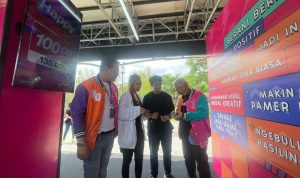 Sasar Provinsi dengan Jumlah Gen Z Terbanyak di Indonesia, Generasi Happy bersama Tri Hadir di Bandung Ki-Ka: Robby Hikmat Permana (District Operation Head Central West Java IOH), Muhammad Danny Buldansyah (Direktur & Chief Regulatory Officer IOH)