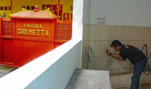 Lokasi Masjid yang bersebelahan dengam Vihara di Kampung Toleransi, Kecamatan Lengkong, Kota Bandung. (KHOLID/JABAR EKSPRES)