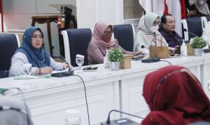 SUSUN PROGRAM: Jajaran Komisi IX DPR RI saat melakukan kunjungan kerja ke Pemerintah Kota Bogor guna membahas tenaga honorer. (YUDHA PRANANDA / JABAR EKSPRES)