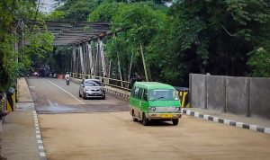 Akses Sempat Lumpuh karena Diterjang Longsor, Kini Jalan KH Tb M Falak Kota Bogor Bisa Dilalui Pengendara SELESAI DIPERBAIKI: Kondisi jembatan di ruas Jalan KH Tb M Falak Kota Bogor sempat ditutup saat ini sudah dapat dilalui kendaraan, Sabtu (31/12). (Yudha Prananda / Jabar Ekspres)