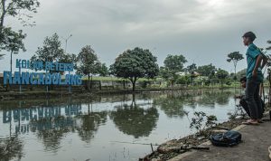 Pemkot Serius Atasi Banjir Kota Bandung ATASI BANJIR: Suasana Kolam Retensi Rancabolang yang belum lama ini diresmikan Wali Kota Bandung, Yana Mulyana guna atasi banjir Kota Bandung. (KHOLID/JABAR EKSPRES)