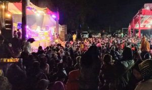 Pagelaran wayang golek sosialisasi Gempur Rokok Ilegal di Kampung Sangkan Desa Cintarasa, Kecamatan Samarang, Kab. Garut.