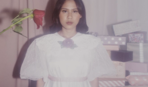 Lirik Lagu Taruh – Nadin Amizah, Serta Makna Dibaliknya