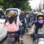 KERAP MACET: Saat momen liburan akhir tahun jalan seperti di kawasan Parongpong kian ramai oleh sejumlah kendaraan. (ILUSTRASI/DOK.JABAR EKSPRES)