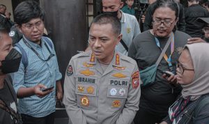 Kabid Humas Polda Jabar Kombes Pol Ibrahim saat memberikan keterangan mengenai bom buduh diri Astanaanyar