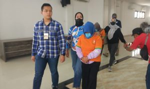20 Orang Warga Bandung Dijual ke Malaysia, Ini Motifnya Tersangka kasus dugaan perdagangan orang saat diamankan di Mako Polres Bogor, Rabu (7/12). (Sandika Fadilah /Jabarekspres.com)