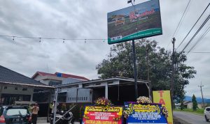 Rumah makan khas sunda yang berlokasi di Darmaraja ini menyajikan menu-menu makanan dengan cita rasa dari Tanah Parahyangan.