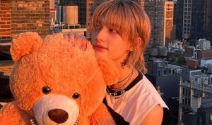 Lirik dan Arti Lagu Hyunjin (Stay Kids) - Love Untold Lirik dan arti lagu Stray Kids Love Untold (Hyunjin) / foto: Instagram (@realstraykids)